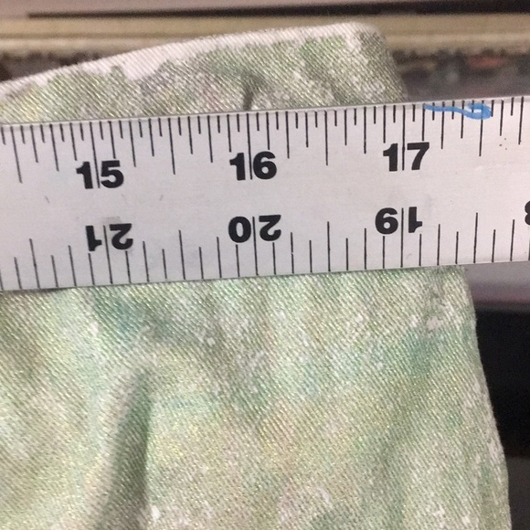 Dreamy pearlescent skirt - Picture 6 of 7